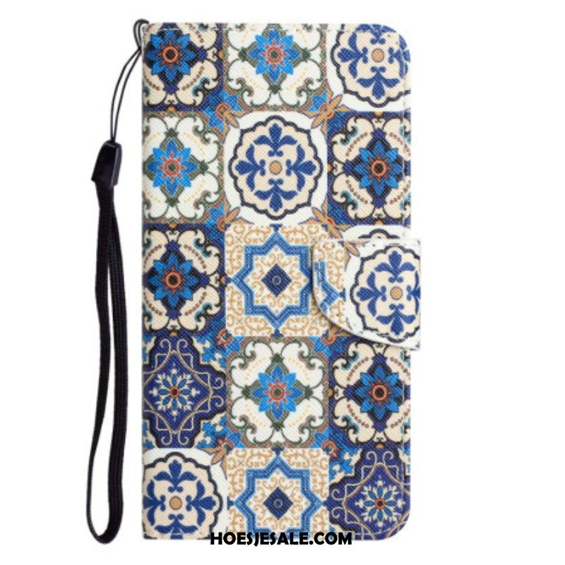 Flip Case voor iPhone 15 Met Ketting Blauw Patchwork Met Riempje